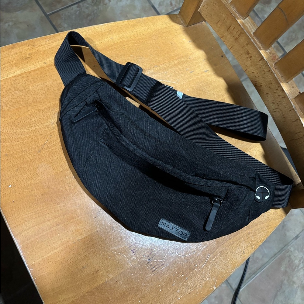 Black Men's Belt Bag